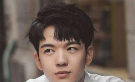 仝卓背景,从选秀歌手到争议人物，他的成长与蜕变  第2张