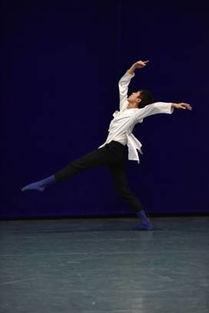 单人舞搞笑,一人独奏的喜剧乐章