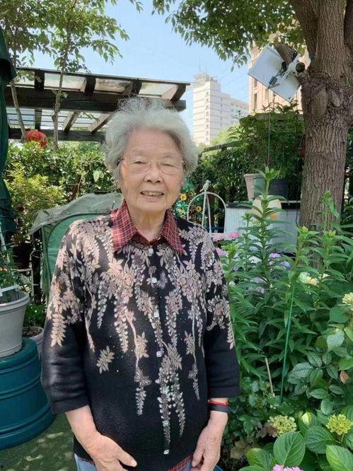 86岁的网红奶奶,跨越时代的魅力传奇